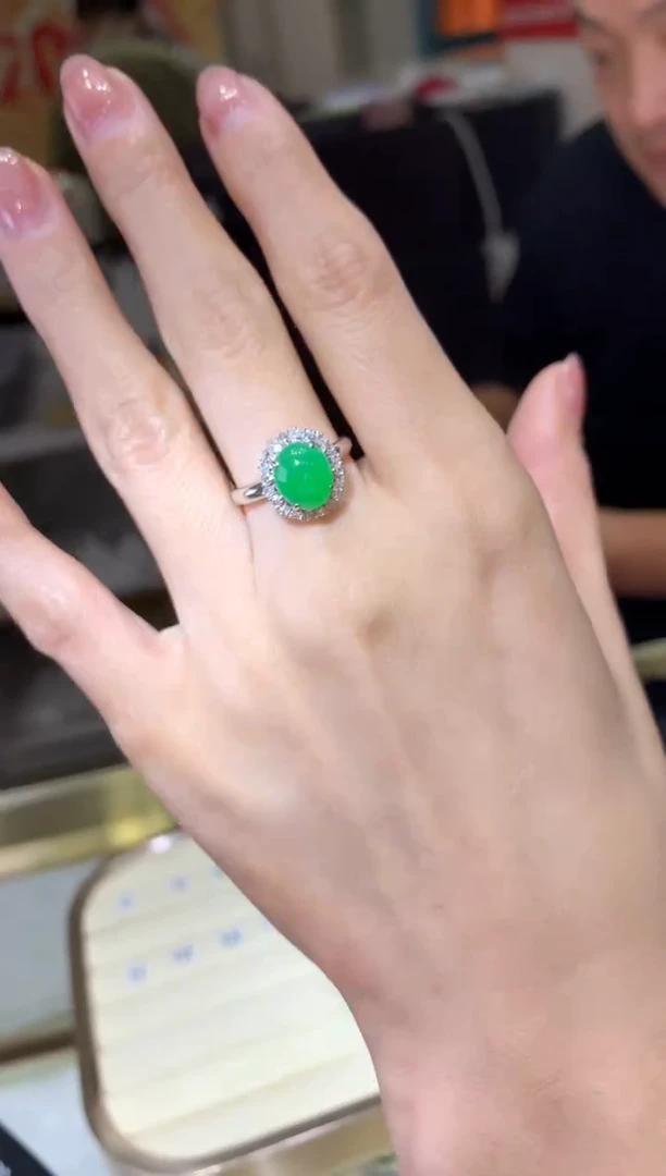 18K金镶嵌戒指翡翠|不退不换