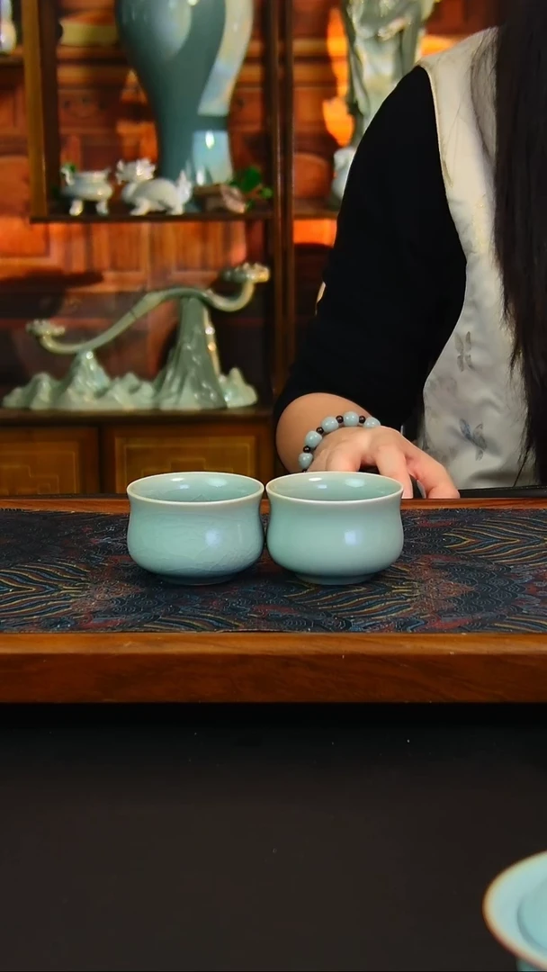 瓷片仿古釉如意杯一对，全品