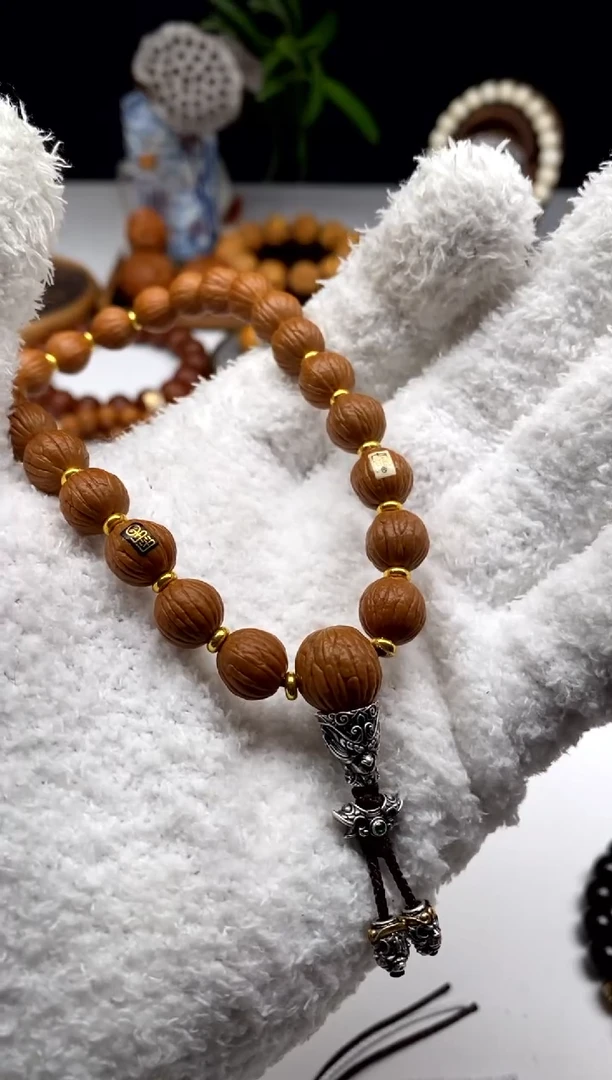 手串猴头核桃梵****?10小黑白标水晶核