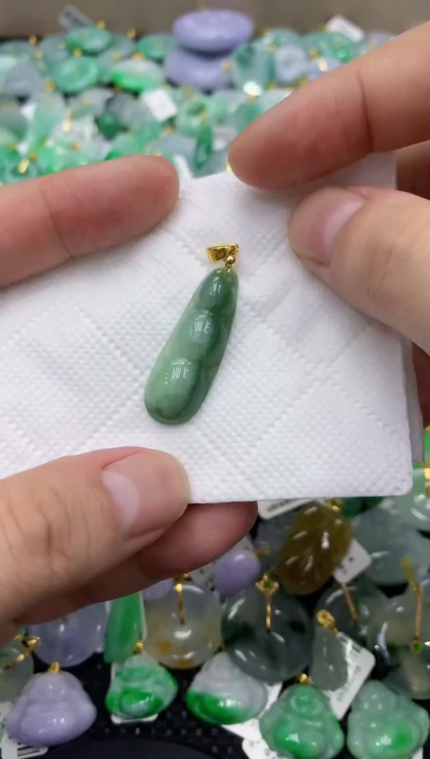 颈饰未镶嵌翡翠天然缅甸翡翠A货