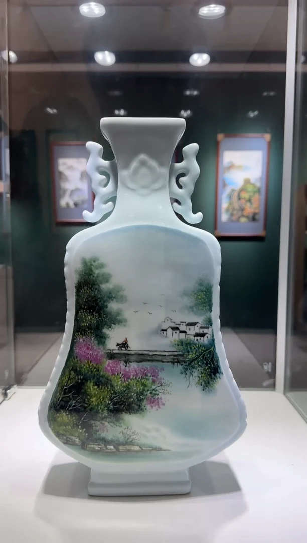 【闪购商品】瓷片张平老师双耳山水琵琶瓶带收藏证书