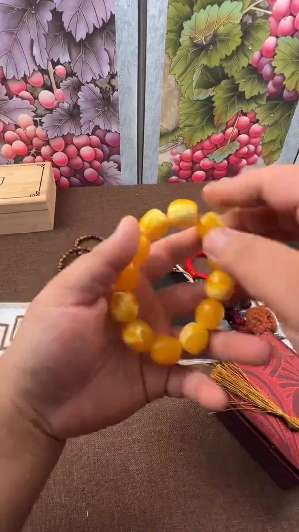 蜜蜡颈饰未镶嵌..................