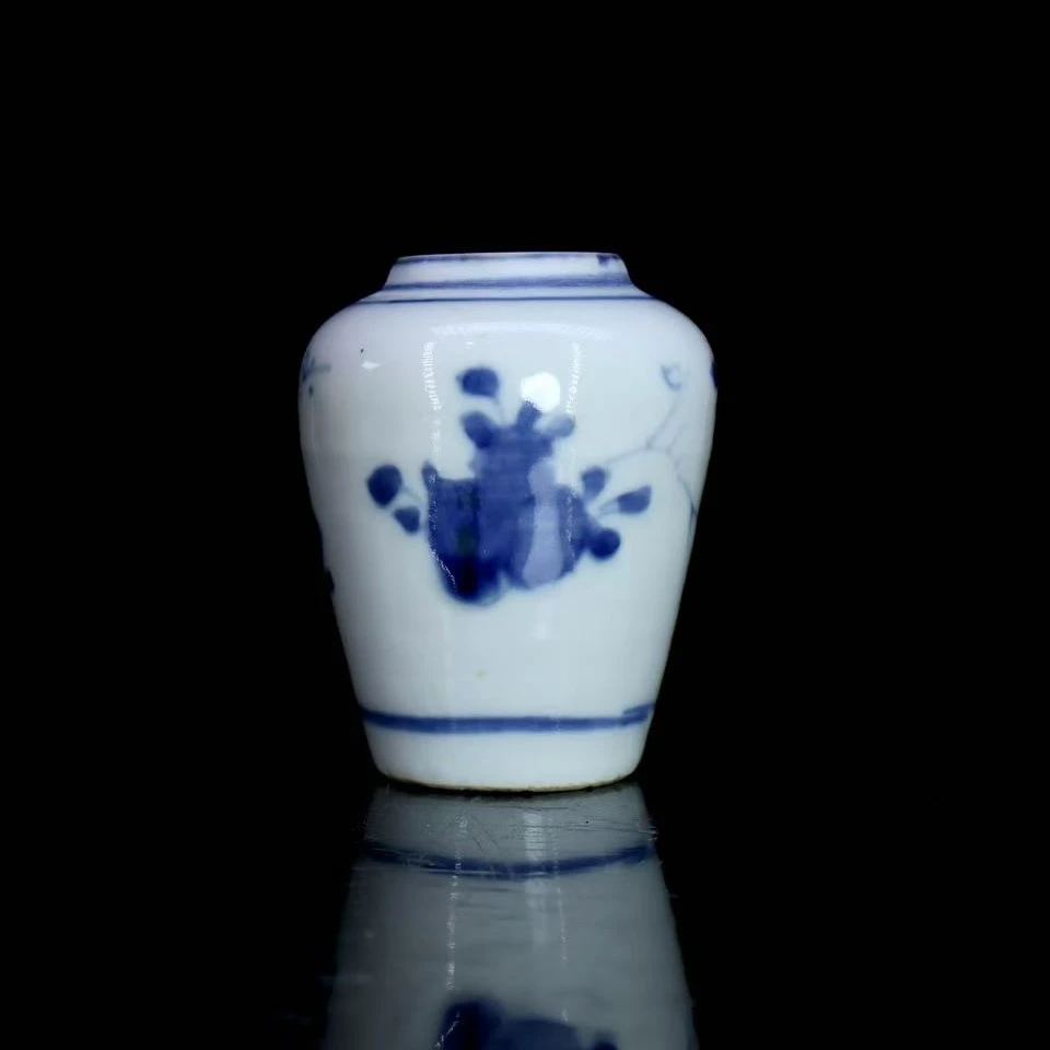 34: 明末清初青花瑞果纹小罐