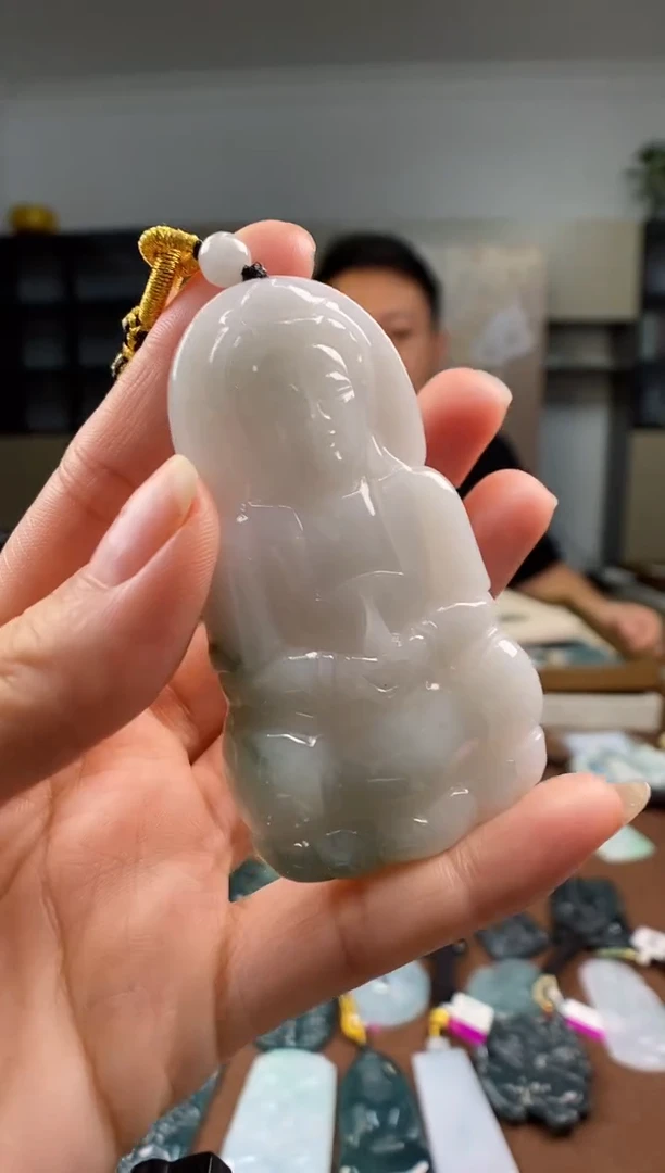 颈饰未镶嵌翡翠多样性发其一