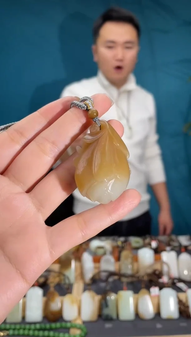 颈饰未镶嵌和田玉1