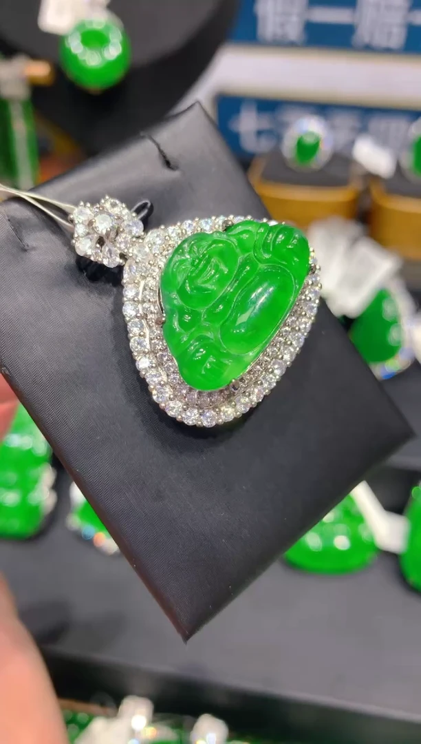 翡翠未镶嵌颈饰9一季