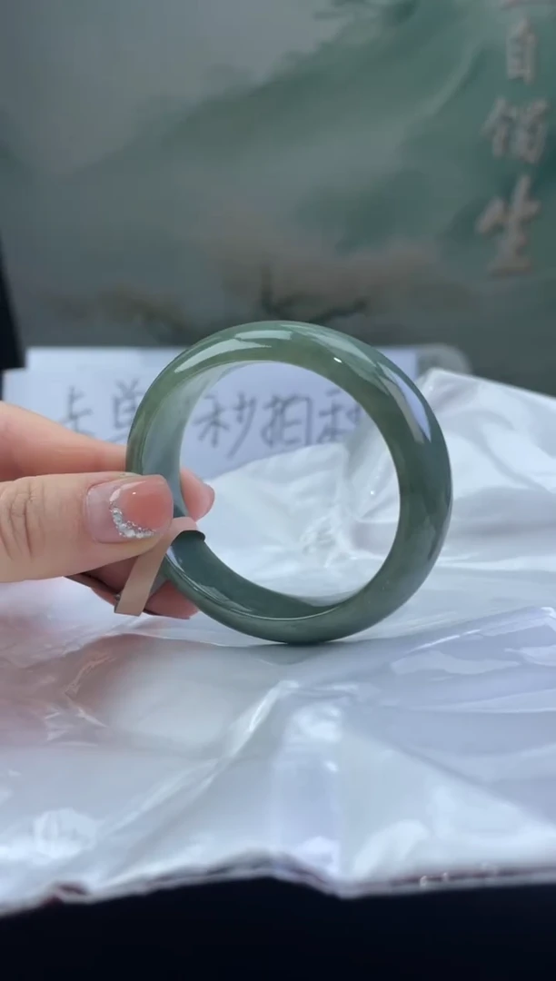 翡翠手镯（贵妃镯）未镶嵌5翡翠手镯