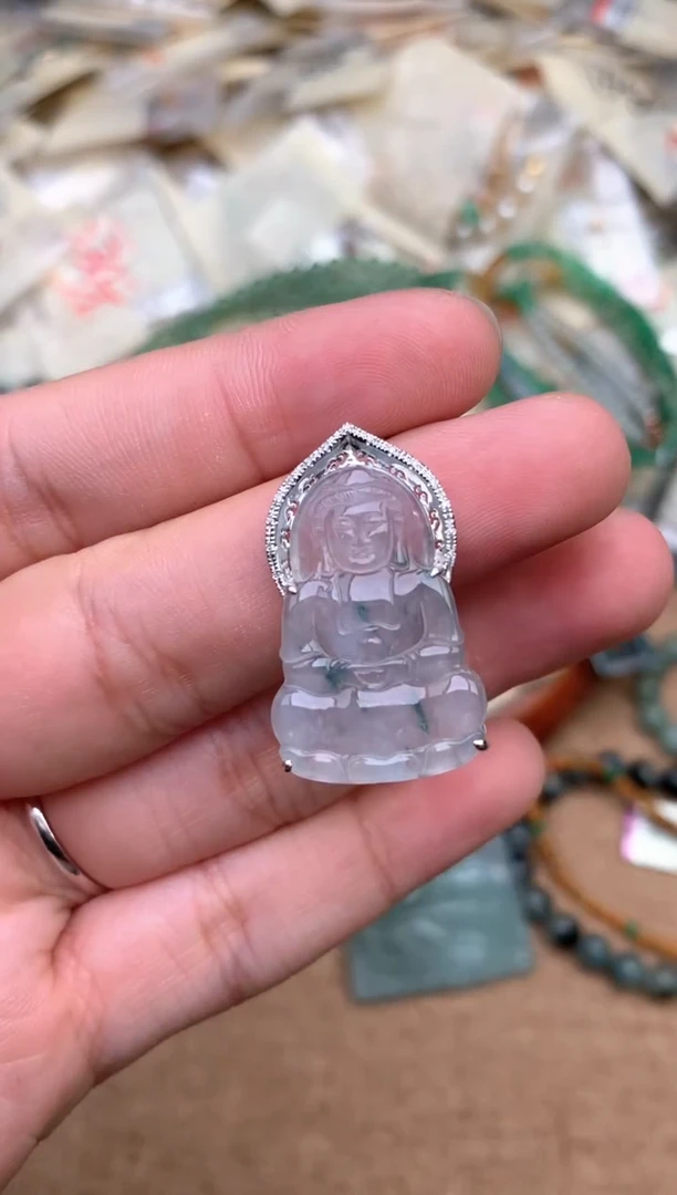 18K金镶嵌挂件翡翠一