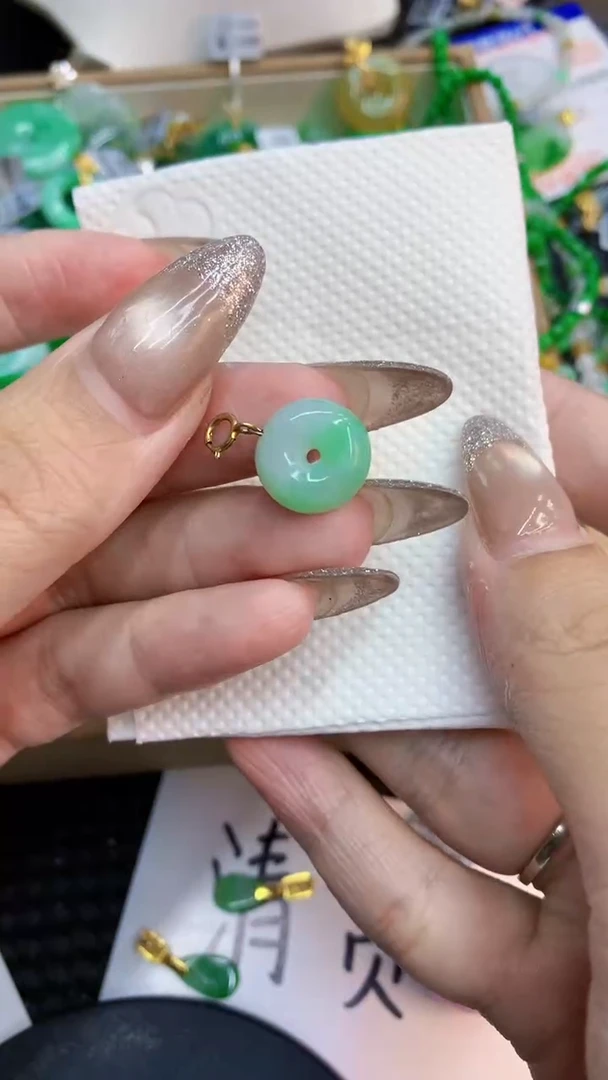 颈饰未镶嵌翡翠1