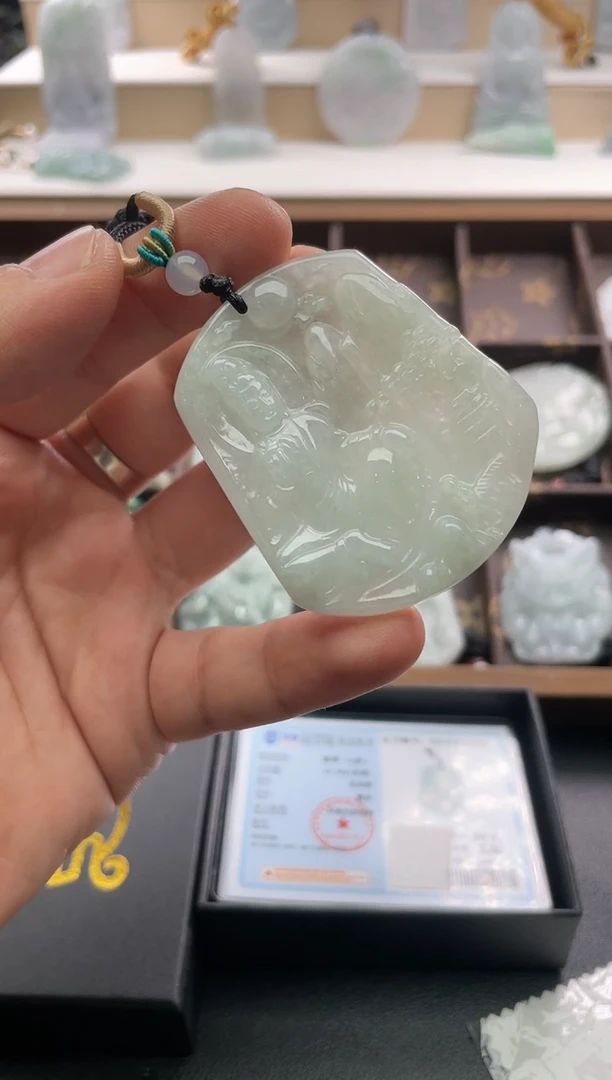 翡翠未镶嵌颈饰..../4/26/ 325