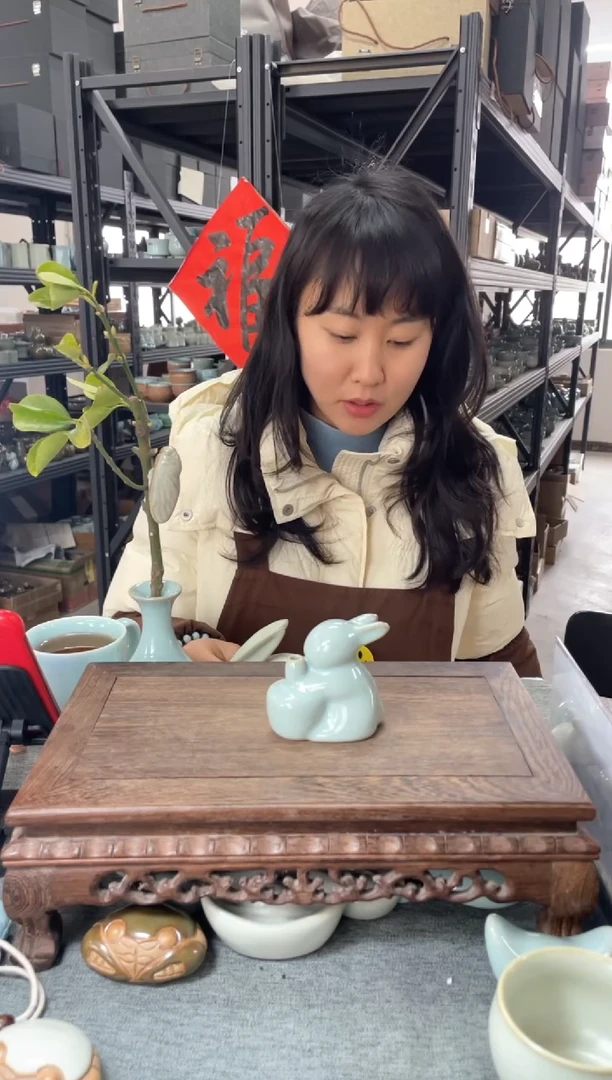 【闪购商品】瓷片天青捣药兔。。。