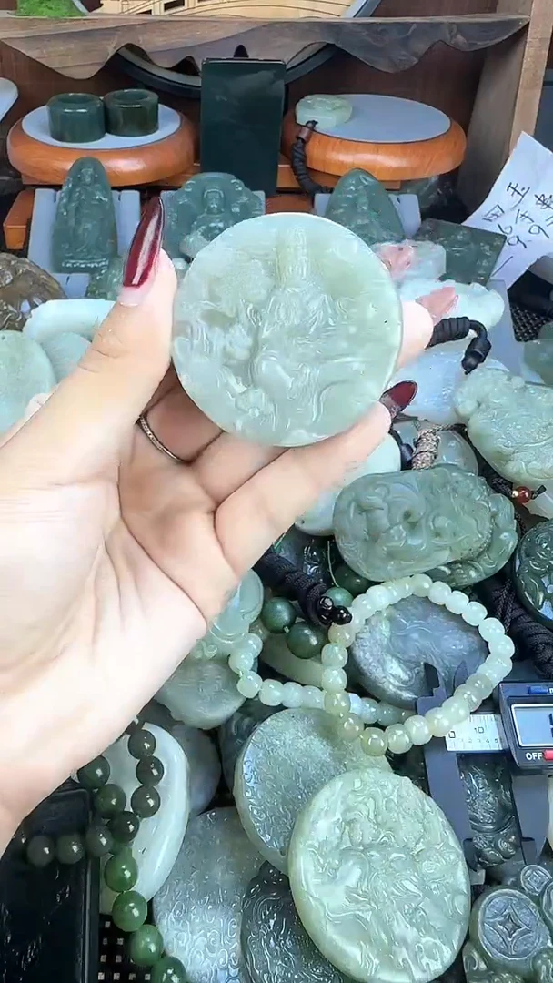 颈饰未镶嵌和田玉1