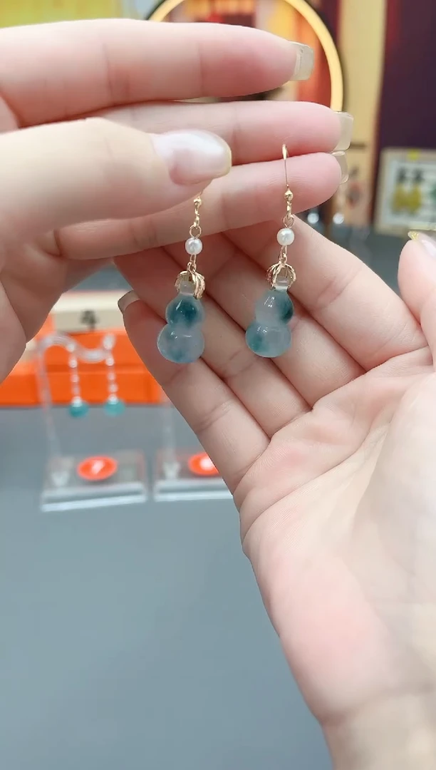 未镶嵌石英质玉（天山翠）耳钉219