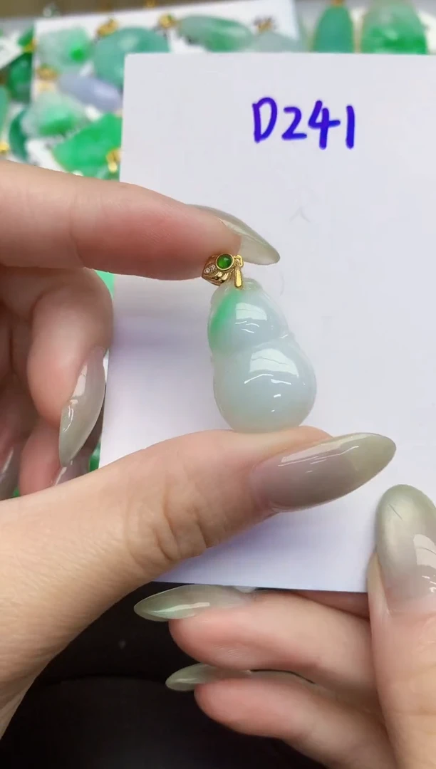 翡翠未镶嵌颈饰缅甸天然翡翠A货