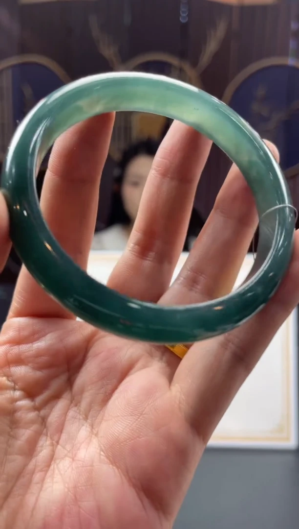 【闪购商品】翡翠手镯未镶嵌      *15