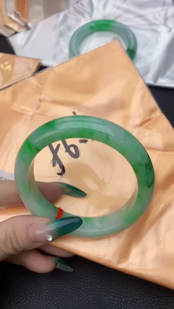 【闪购商品】翡翠手镯未镶嵌0196273729