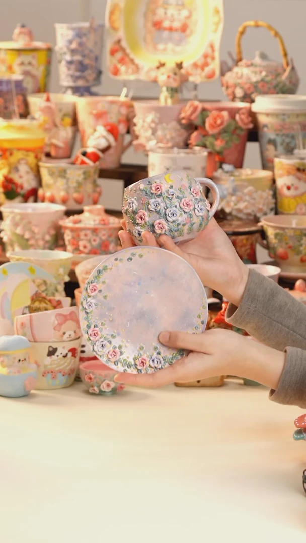 摆件陶景德镇釉下彩手绘设计师款陶瓷