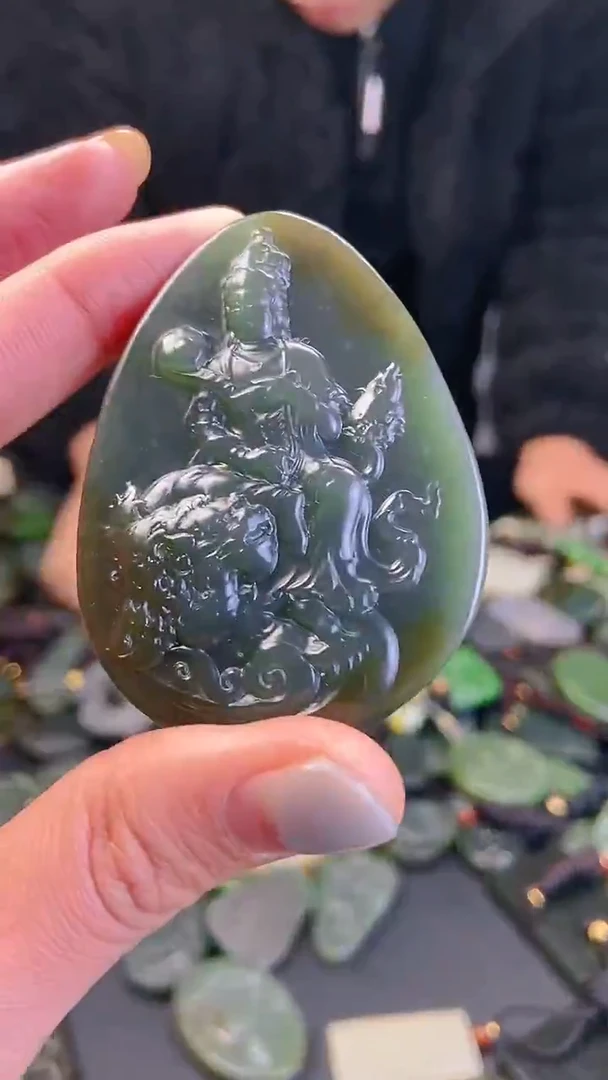 颈饰未镶嵌和田玉1