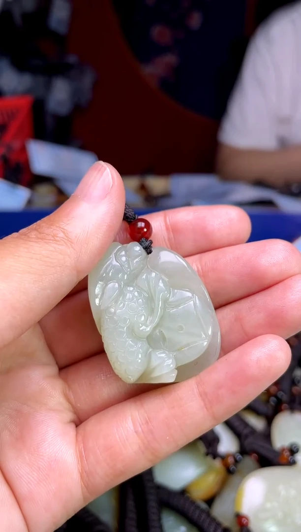 和田玉未镶嵌颈饰1