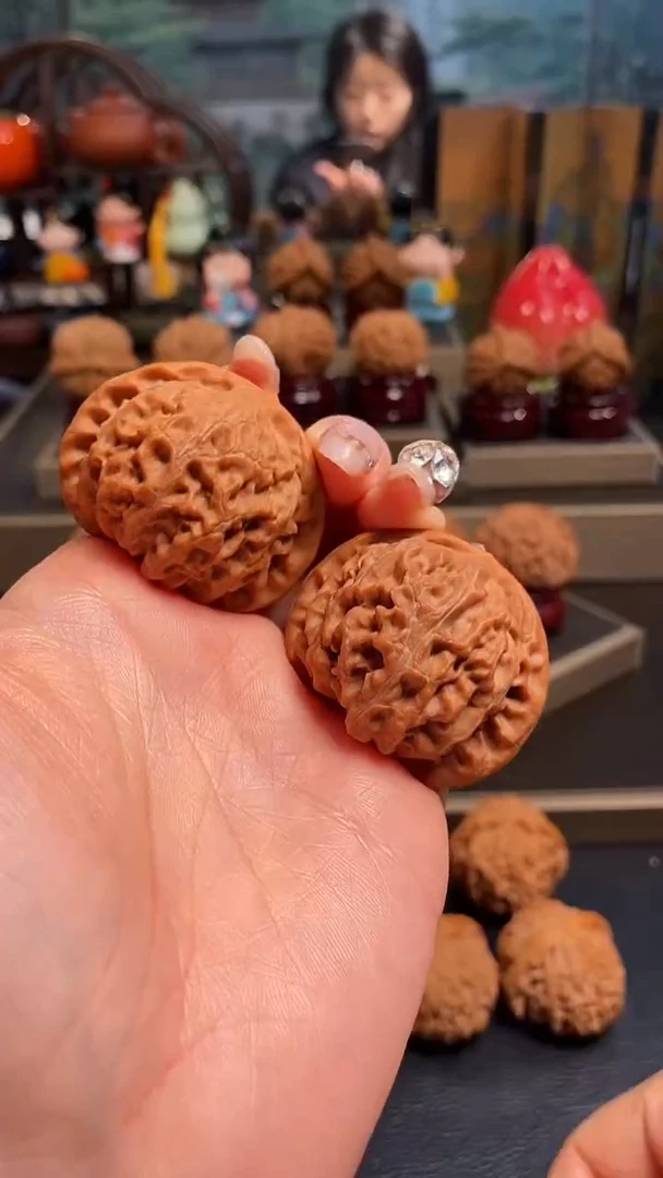 【闪购商品】文玩核桃吊坠H685宫灯42