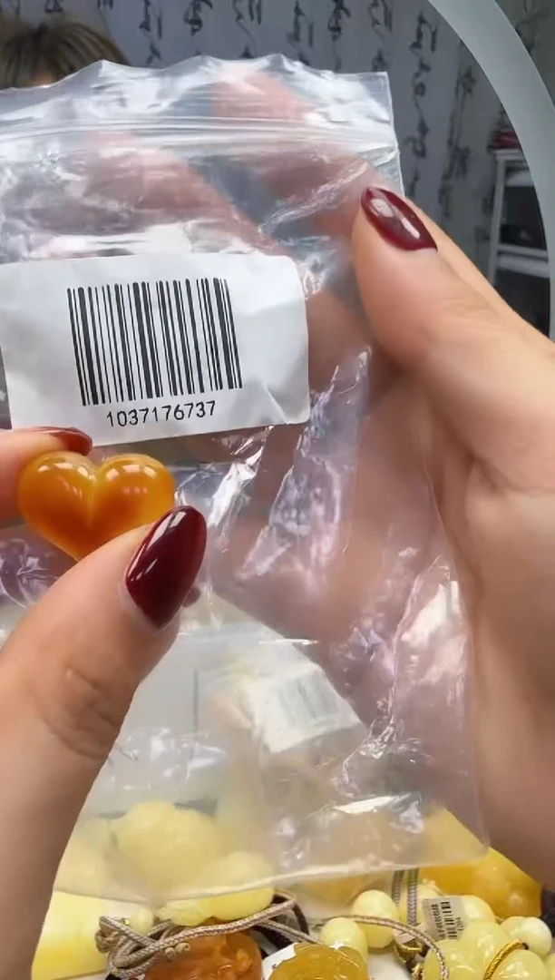 裸石琥珀未镶嵌如图