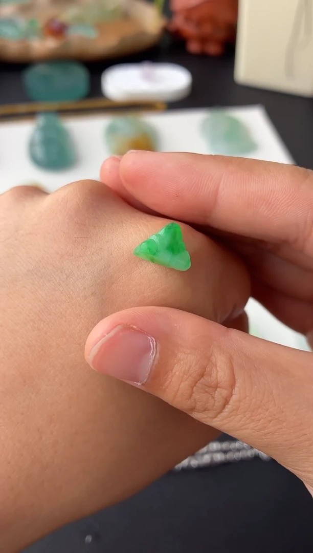 未镶嵌定制翡翠翡翠