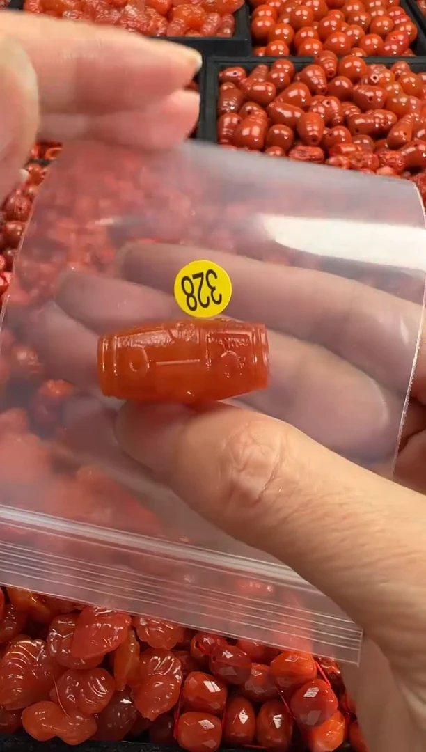 颈饰未镶嵌南红玛瑙1