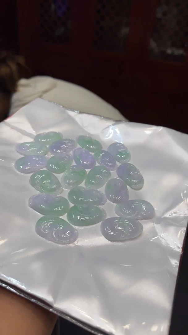 【闪购商品】翡翠手镯未镶嵌如意挂件随机发一