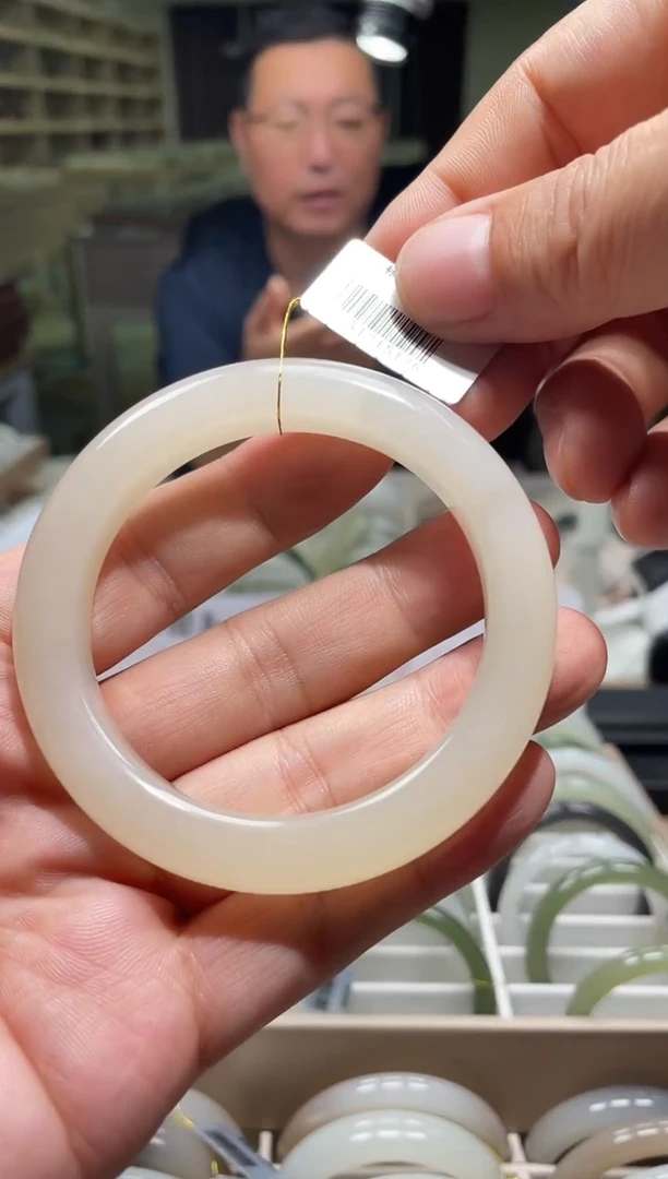 未镶嵌手镯和田玉58-60圈口 5176