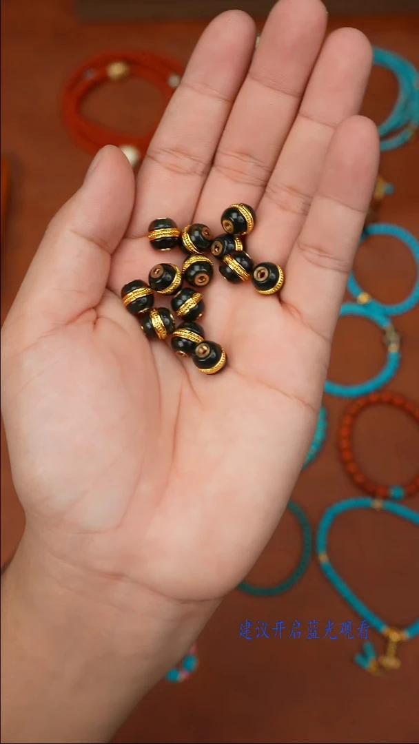 裸石蓝珀未镶嵌蓝珀配饰多样性发其一