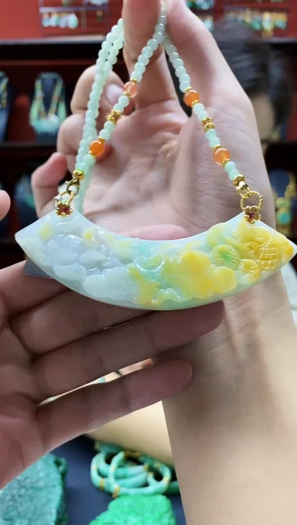 颈饰未镶嵌翡翠吊坠