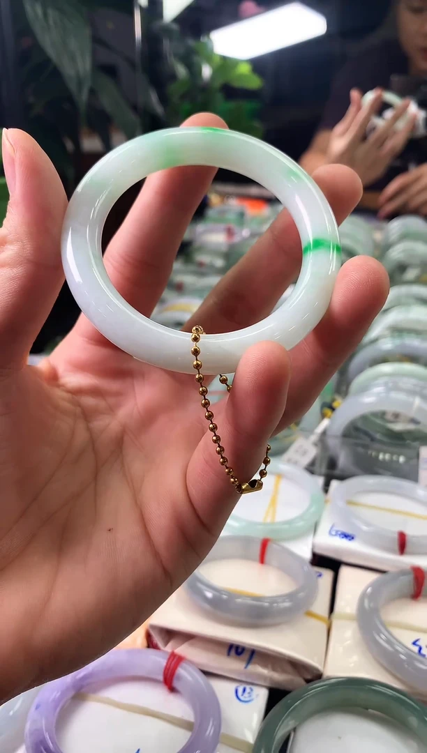 未镶嵌手镯翡翠白底青圆条 53 54 18