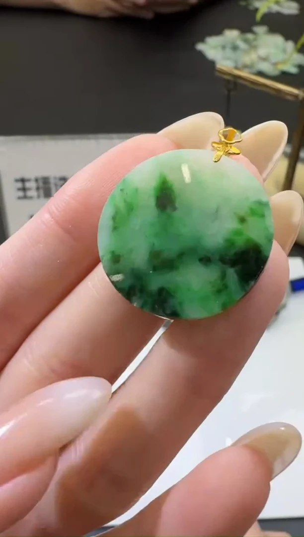 【闪购商品】翡翠颈饰未镶嵌00056738