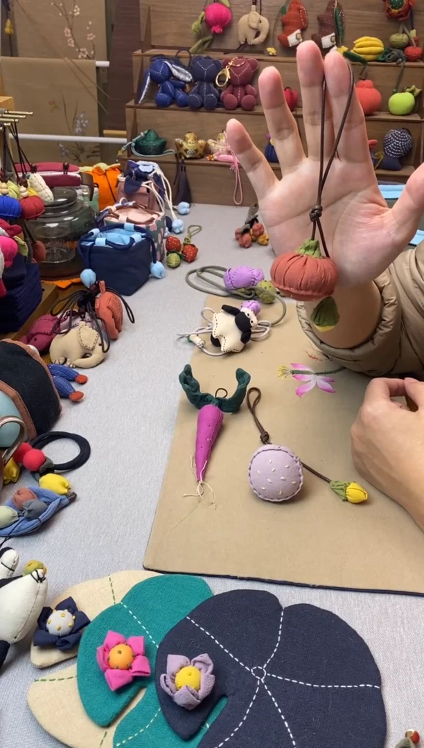 布艺莲蓬挂件（砖红1+浅紫1）