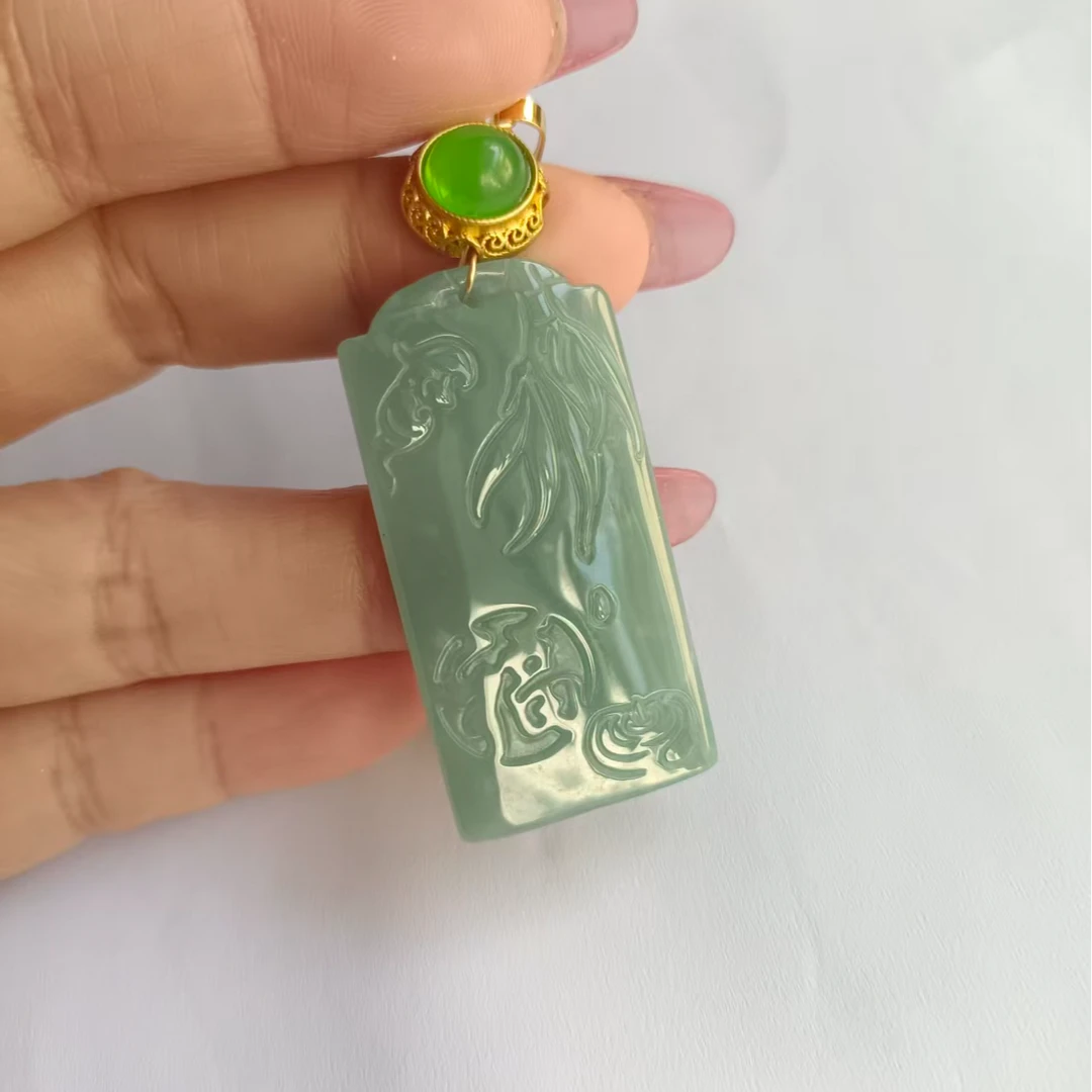 天然翡翠A货，佛手福牌吊坠，多样性发其一