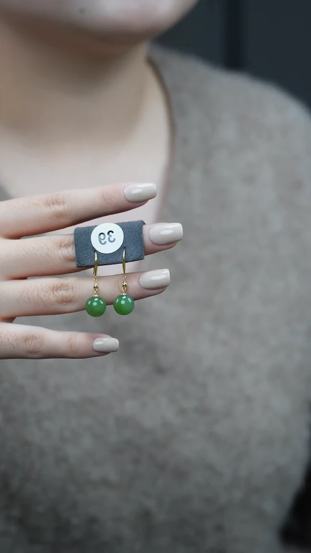 18K金镶嵌和田玉耳饰1