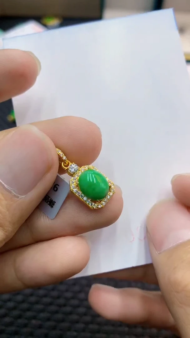 翡翠未镶嵌吊坠(不含链)1
