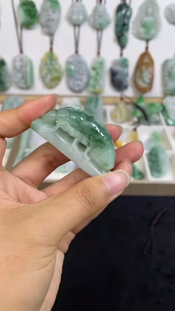 颈饰未镶嵌翡翠1