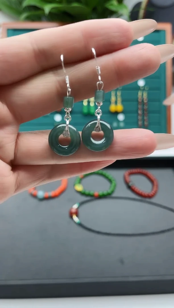 【闪购商品】翡翠耳饰银S925镶嵌6A平安扣