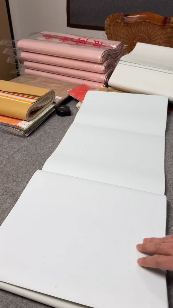 微瑕四尺对开浅湖蓝色蜡染洒金纸50张