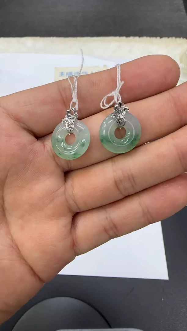 18K金镶嵌挂件翡翠金**宁多样性天然翡翠A货一对