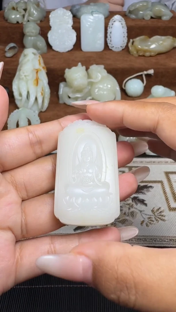 颈饰未镶嵌和田玉1