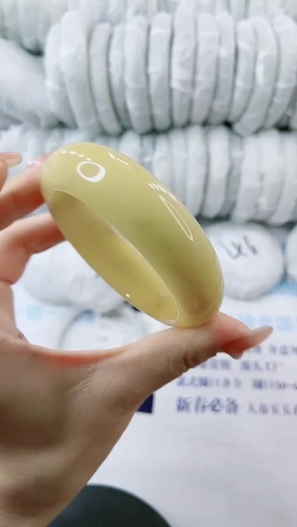 【闪购商品】石英质玉手镯未镶嵌0447995208-多样性发货