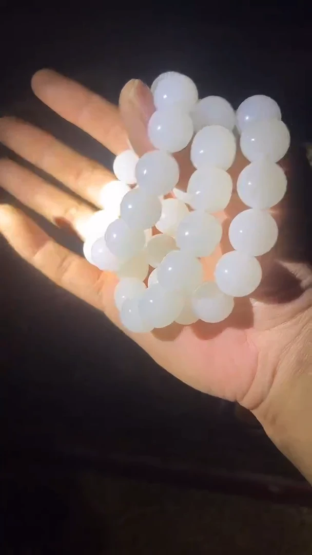 和田玉未镶嵌挂件一条手串