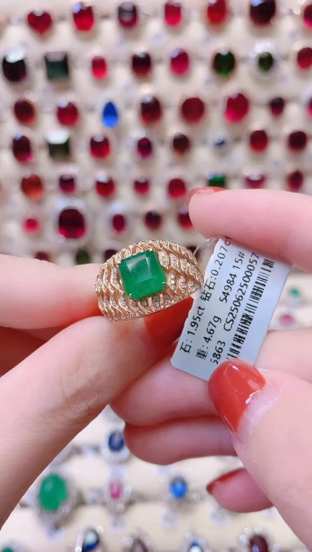 18K金镶嵌戒指祖母绿1