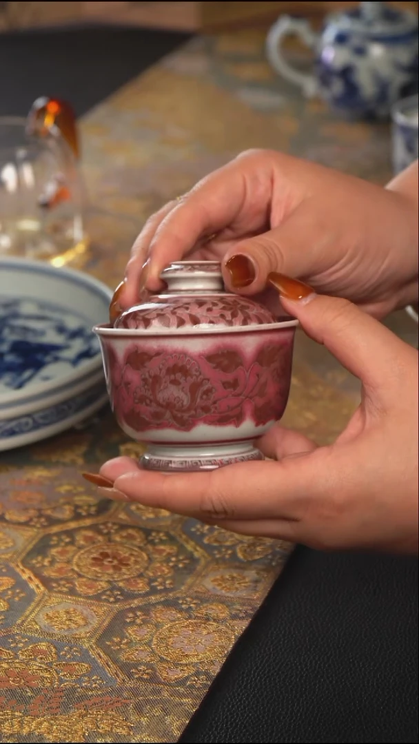 似**年元黛工坊990-100CC釉里红牡丹盖碗