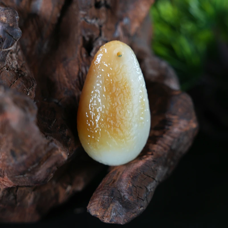 lot4 和田玉糖白随型吊坠/QG51222-184323 保利山东