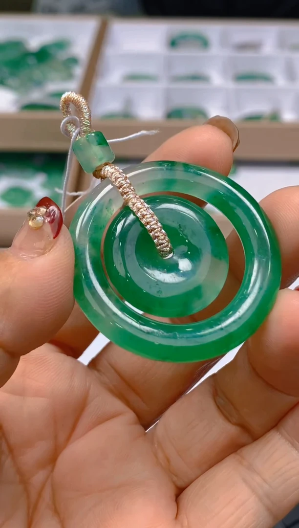 【闪购商品】石英质玉颈饰未镶嵌冰美人A货非洲翠