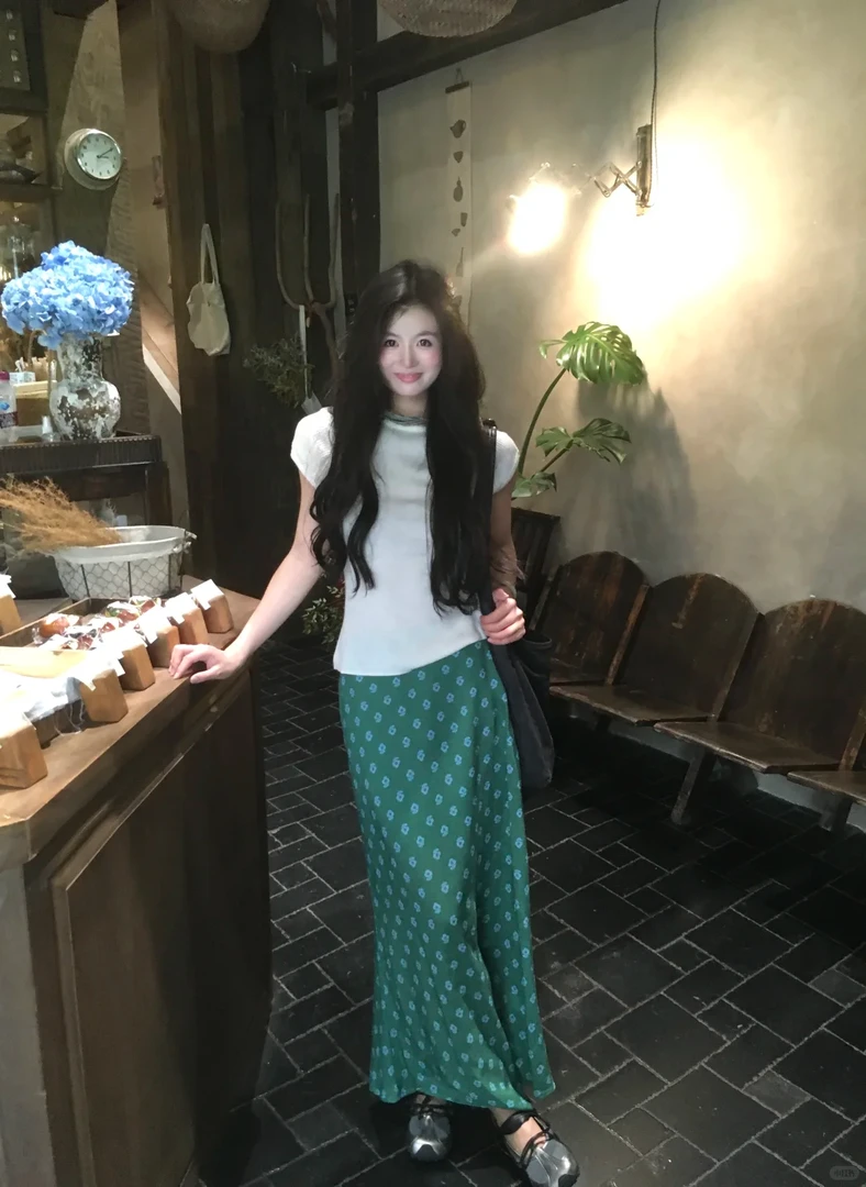 2025夏季新款韩系松弛感穿搭休闲短袖T恤印花半身裙显瘦两件套装