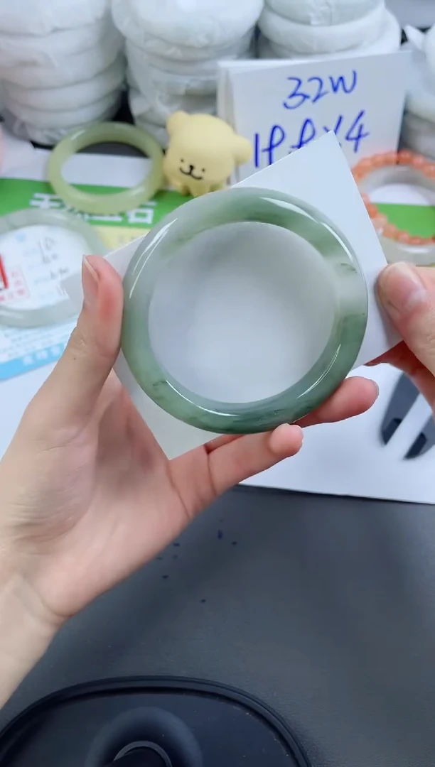 【闪购商品】石英质玉手镯未镶嵌169-58.8